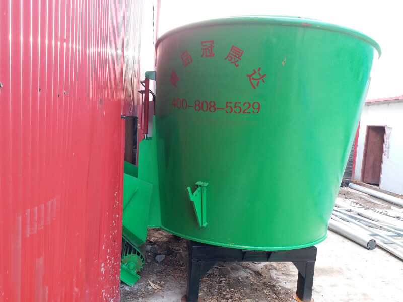 河南某公司購買(mǎi)固定式TMR攪拌機